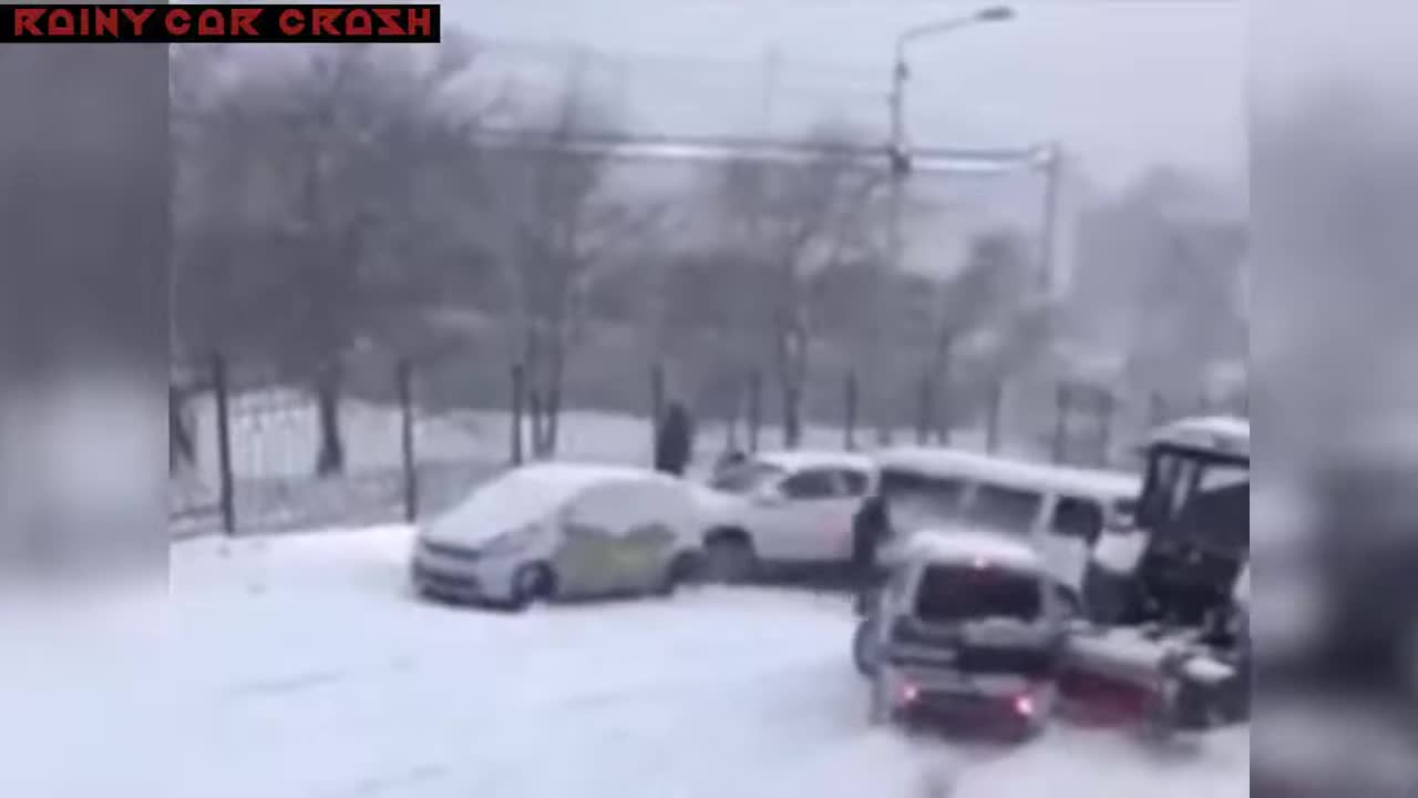 Bad Driving/Snow Crash Fails Compilation #52