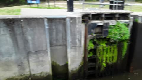 FARNDALE ENTERING LEMONROYD DEEP LOCK