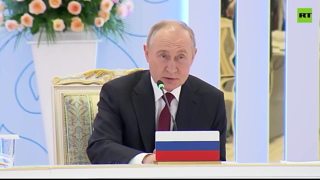 NOTIZIE DAL MONDO Putin dichiara:"Non c'è un equivalente di "Oreshnik" russo al mondo e non ne appariranno presto”,sottolineando la superiorità del più recente sistema missilistico del Paese