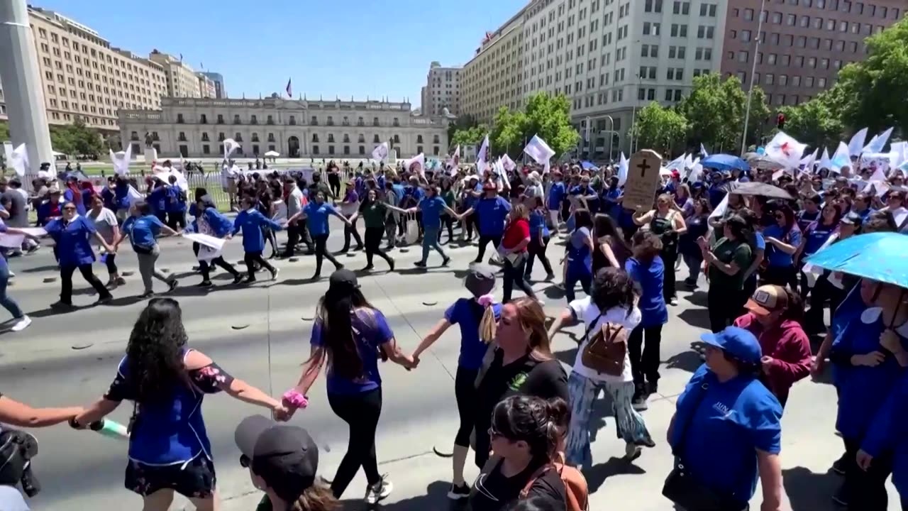 Chile state workers hold national strike over pay