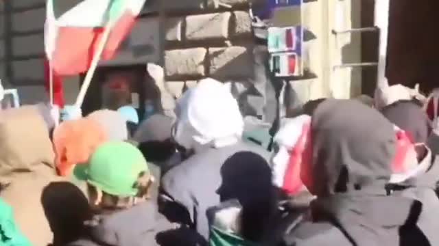 EU Flag Replaced by ITALIAN flag at EU Embassy Rome