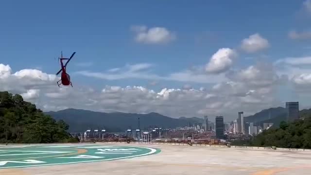 This helicopter is so cool