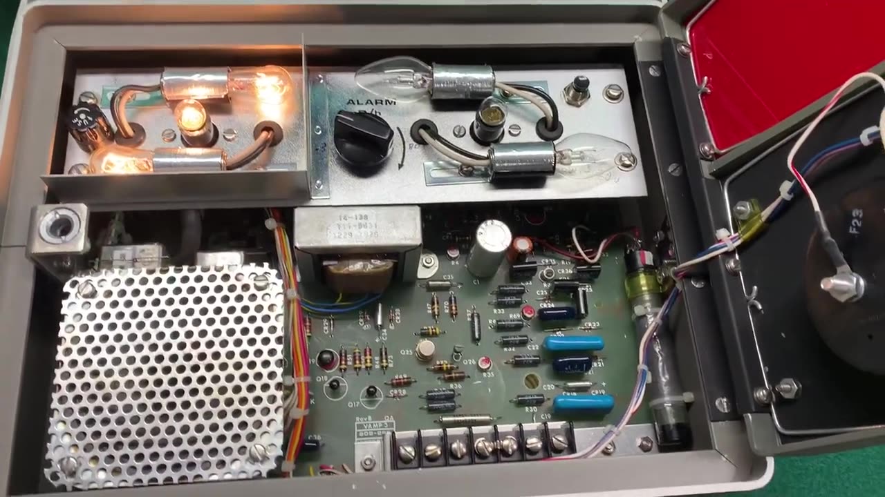 Victoreen VAMP 808 B Radiation Monitor