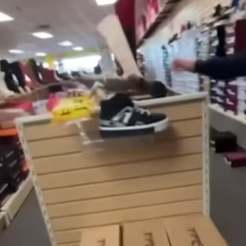 FAILS IN A STORE #shorts #60 #store #storefails #fails #funny #failcompilation #failscompilation