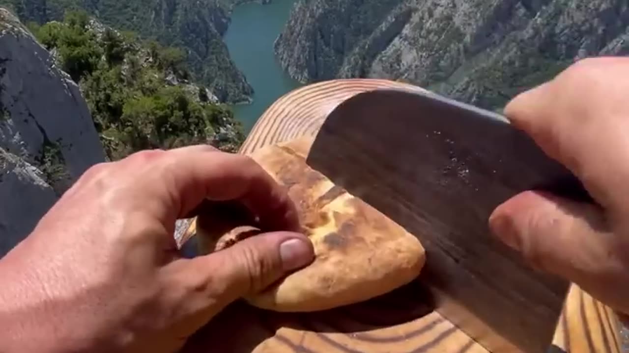 Extreme cooking at the top of Mountain