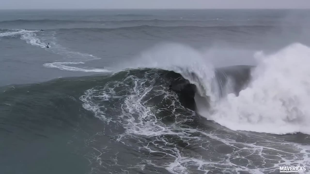 MONSTER WAVE AT MAVERICKS LUCA PADUA 12/28/23