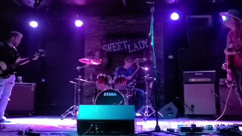 Sweet Lady "Heartbreaker"