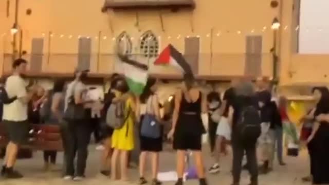 Israeli Arabs in Jaffa Celebrate as Gaza Rockets Shot at Israel