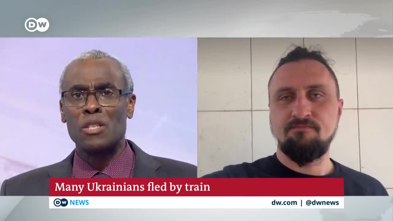 Courageous rail workers keep Ukraine running amid war _ DW News