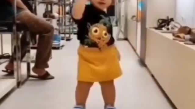 cute baby dance 🥰🥰 #cutebaby #babyhug #kidsdance #funny