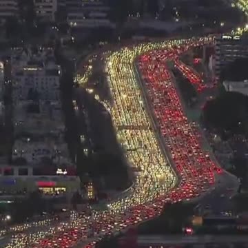 Video Of Thanksgiving Season Traffic In LA Reminds Us All Why We're Glad We Don't Live In LA