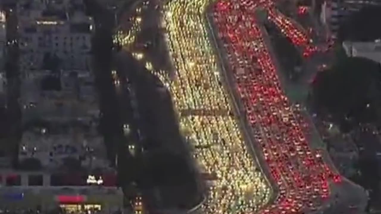 Video Of Thanksgiving Season Traffic In LA Reminds Us All Why We're Glad We Don't Live In LA