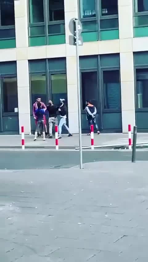 Frankfurt Juli 2022, Einmann