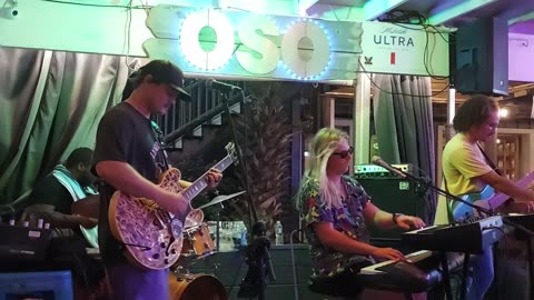 Funky Lampshades - LIVE @ OSO (Strawberry Letter 23)