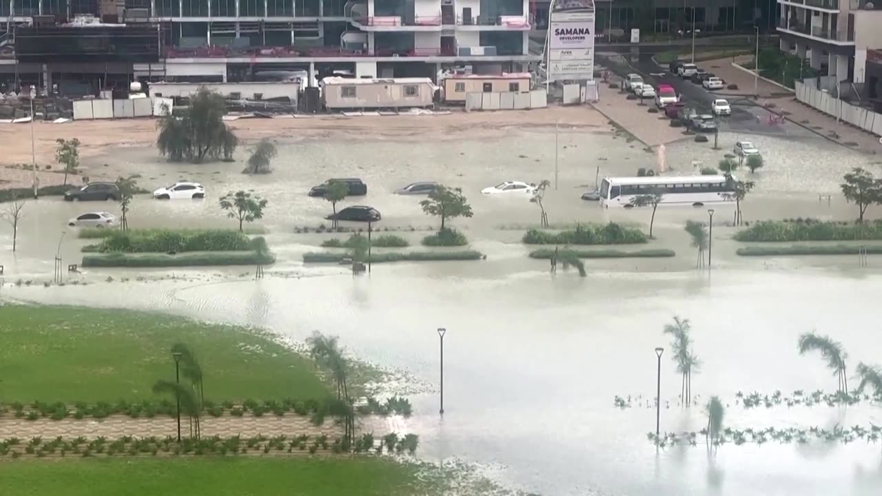 Dubai roads flooded following heavy rains