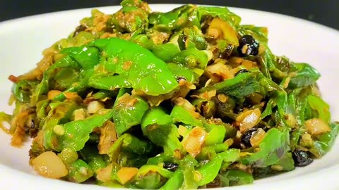 Chinese cuisine recipe, chef teaches you the home cooked recipe of tiger skin green pepper,delicious