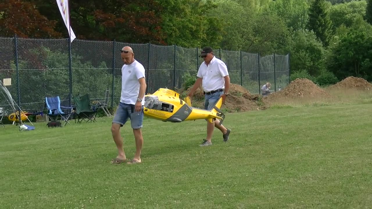 GIGANTIC RC HELICOPTER CRASH HUGE RC AGUSTA A-109 SCALE MODEL TURBINE HELICOPTER FLIGHT AND CRASH