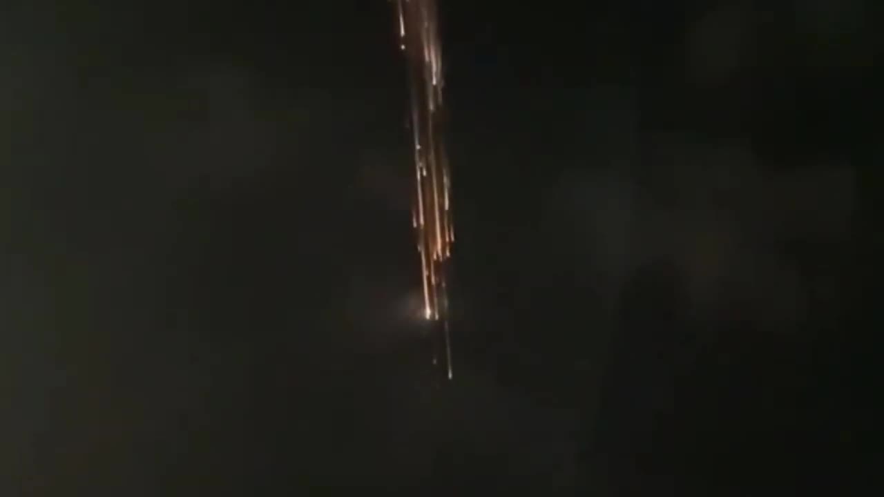 Rocket debris lights up skies over the Pacific Northwest by space x.