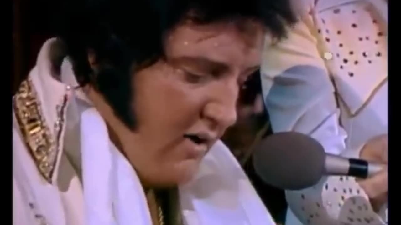 Elvis Presley Unchained Melody (Rapid City June 21, 1977)