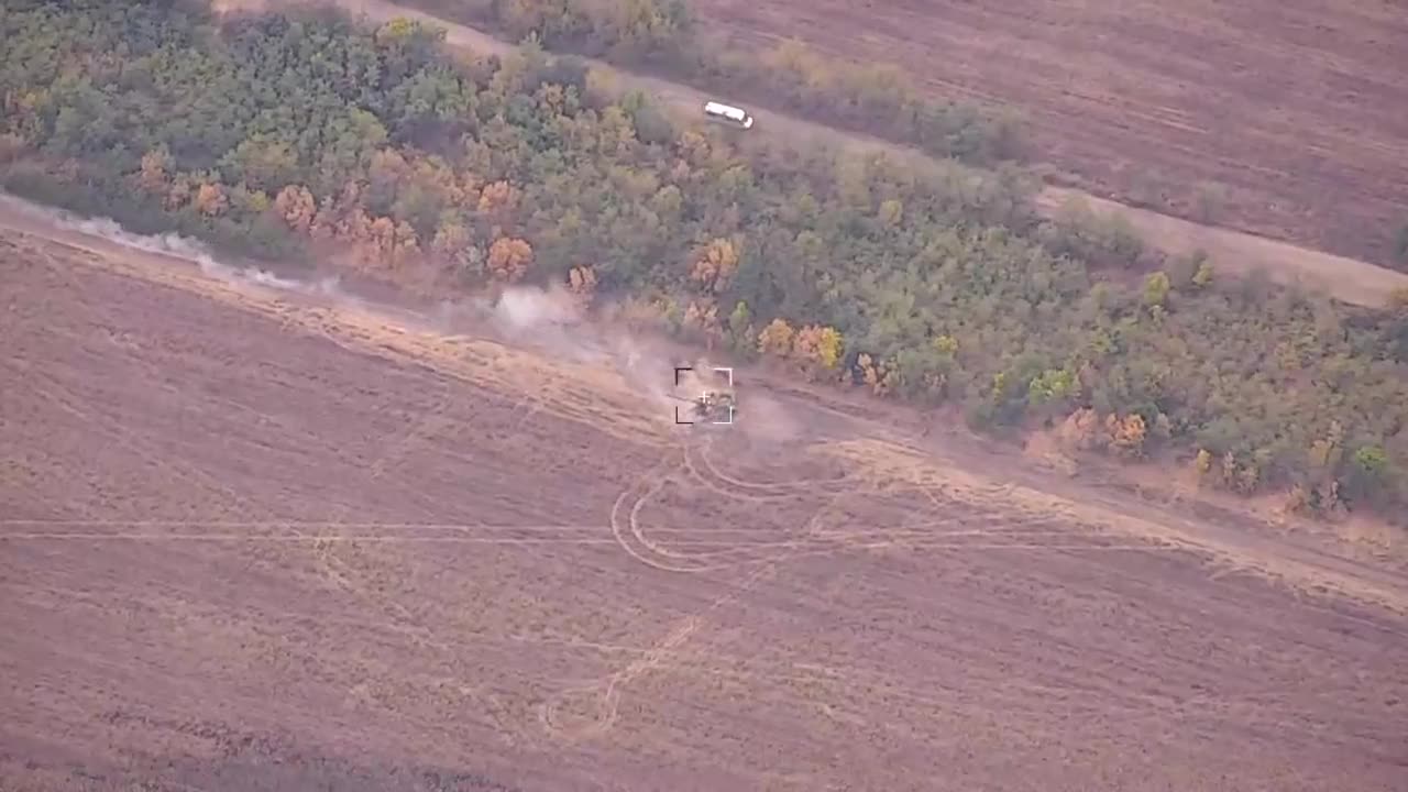 πΊπ¦π·πΊ Ukraine Russia War | Ukrainian Shark Drone Watches Russian MSTA-S Resupply from SUV | RCF