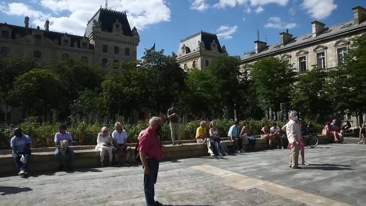 La catedral de Notre Dame reabre su explanada