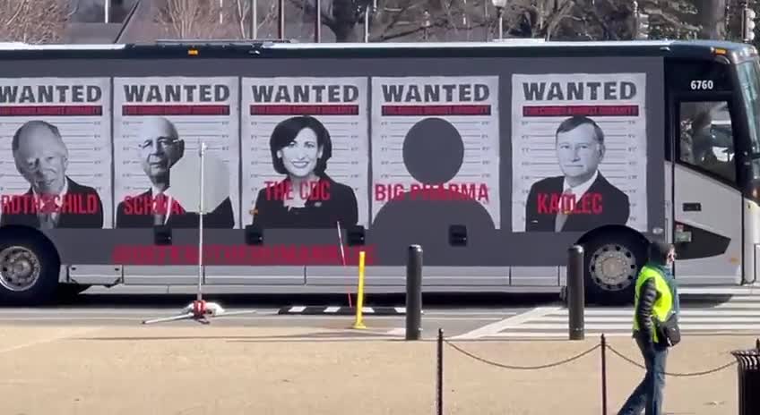 Washington: Bus "WANTED" aperçu dans la ville. Les principaux conspirateurs sont là