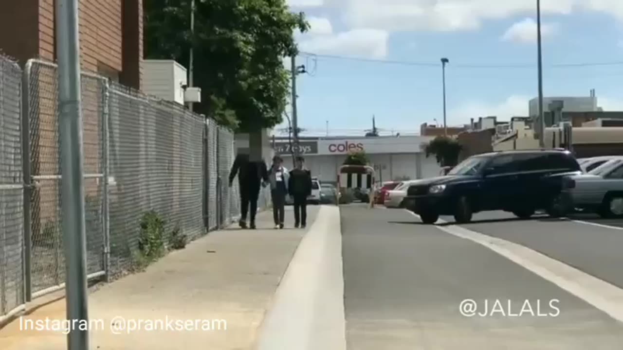 Boooom prank