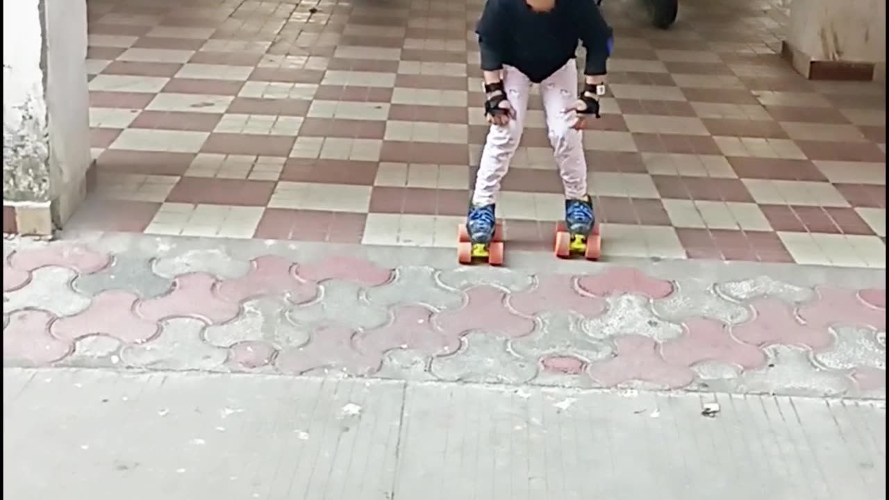 Skating on Slope | Skating | Skating Girl | #rumble #skater #Harshalidhankhola