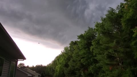 Storm Rollin' In