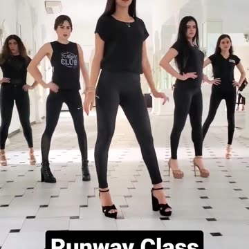 Runway Walk Modeling Class