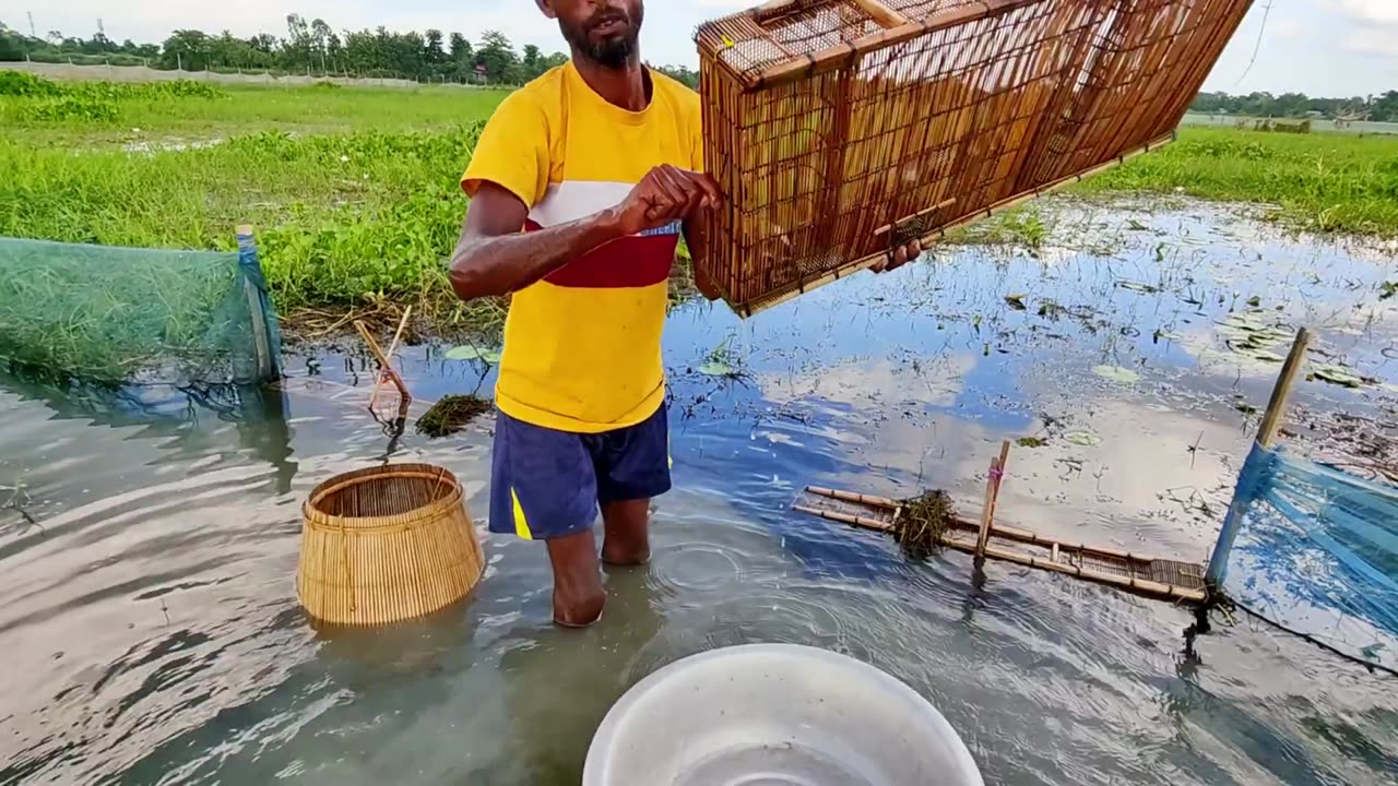 Fishing in the old way of the village