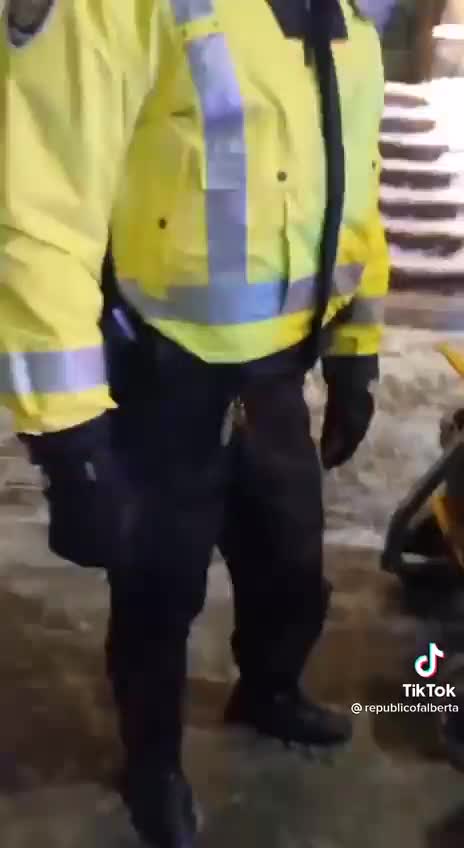Ottawa Cops Steal Fuel During Frostbite Warning