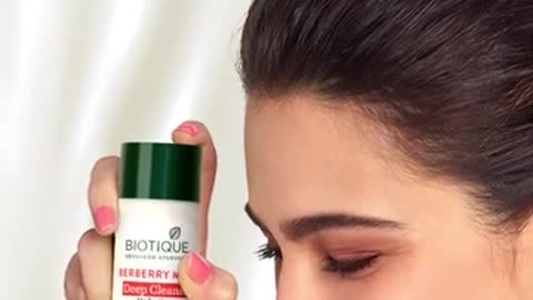 Effortlessly Remove Makeup with Biotique Berberry Milk Remover