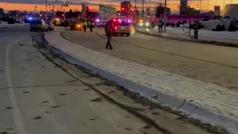 Police block Alberta convoy from getting thru