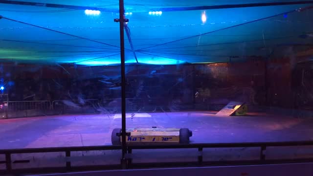 Roboriots BT Young Scientist Dublin 2016: Kan-Opener Vs Iron Awe 7