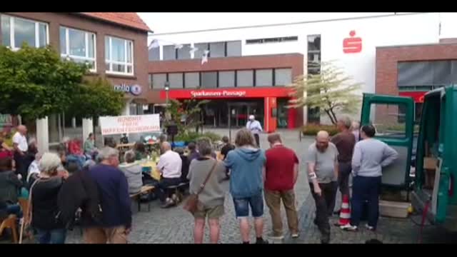 Halle (Westf. Kundgebung -Tafel der Begegnung -Freie Impfentscheidung