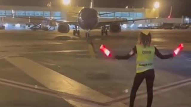 Airline all hands trick and means