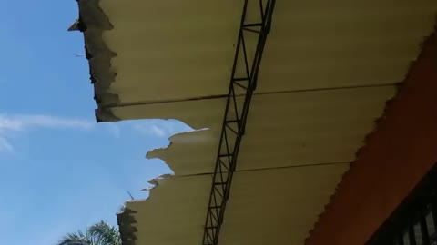 Vendaval se llevó el techo de los salones de un colegio de Landázuri, Santander
