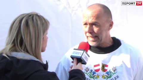 Die Freiheitstrychler bei #wirzeigenunsergesicht in Wien