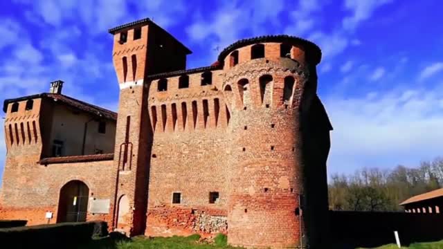 This castle is so beautiful, do you really want to live here with your family?