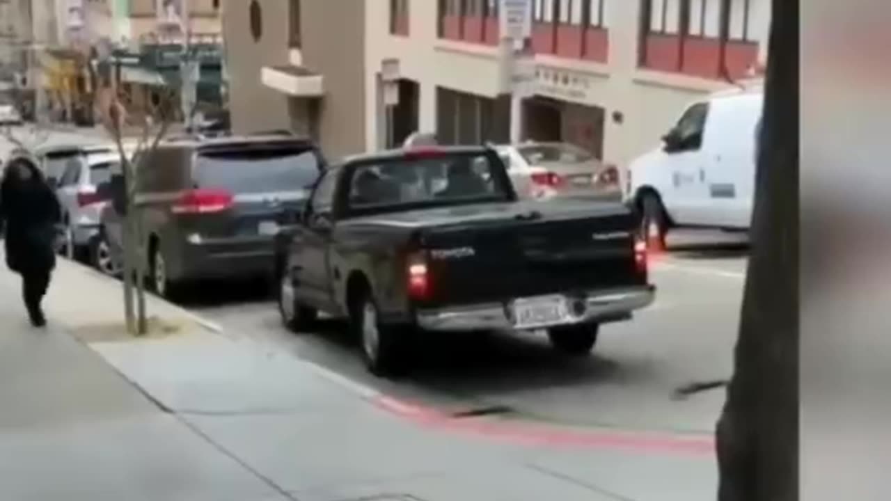 Funny WOMEN FAIL IN TRAFFIC #7