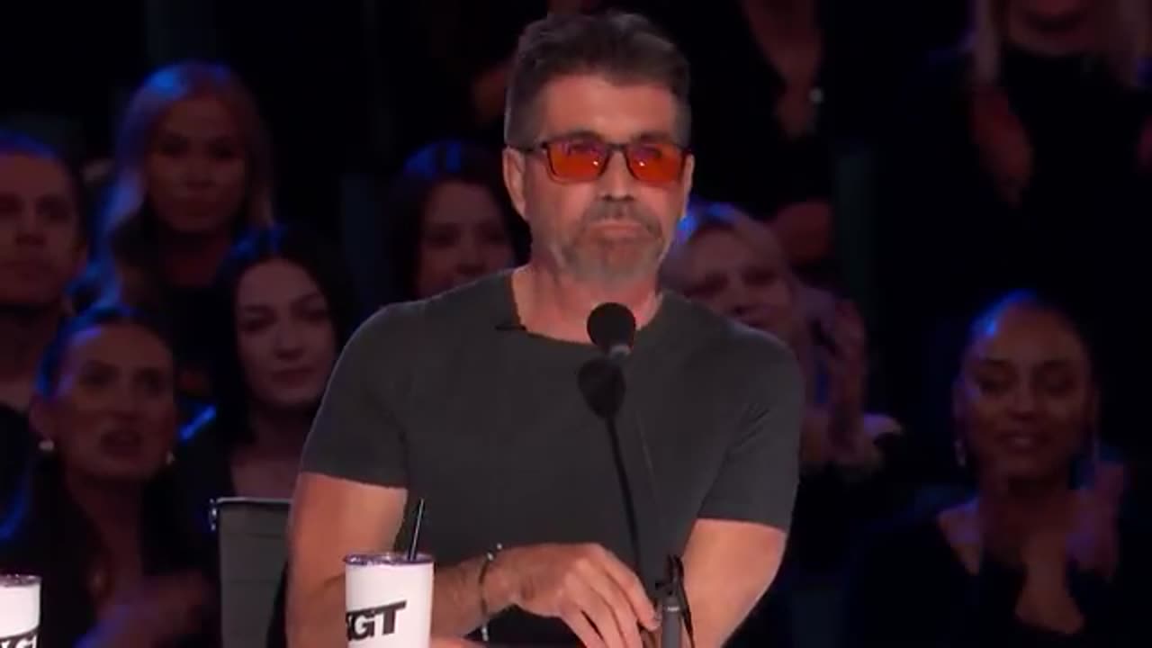 Wonderful Solonge Kardinaly SHOCKS the judges with magical Quick change