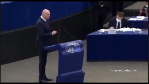 Un député européen déclare que des milliers de personnes sont mortes suite à la vaccination