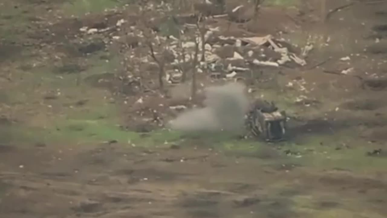π₯πΊπ¦ Ukraine Russia War | Kamikaze Drone Strikes Russian MG Position | Shaitanka River | Novoma | RCF