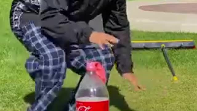 Explosion Coke and Mentos! #shorts