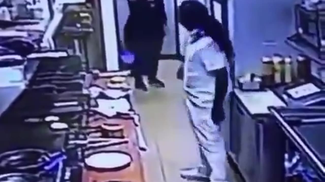 Man assaults the wrong restaurant employee