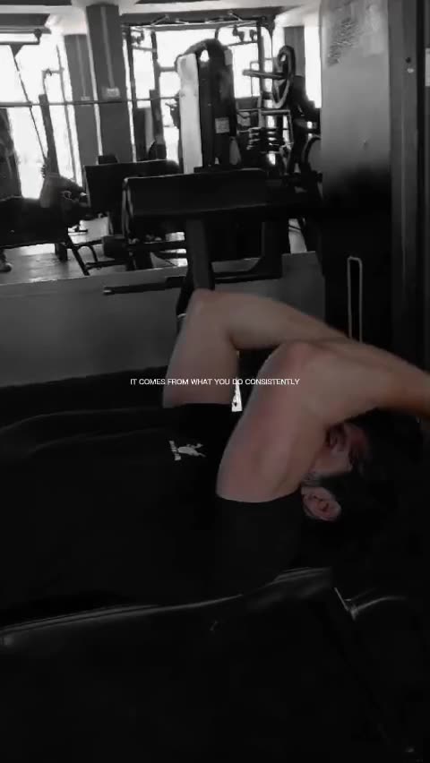 Skull crusher for tricep workout