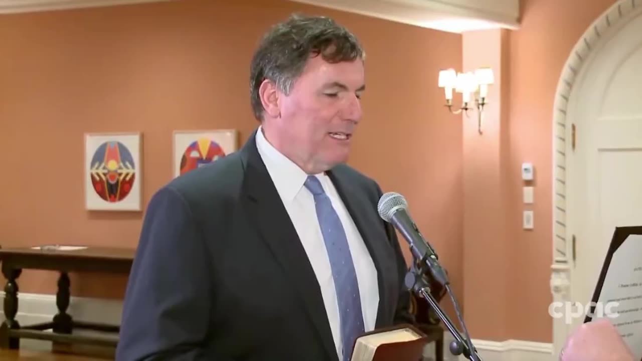 Dominic LeBlanc is sworn in as the new finance minister following Chrystia Freeland's resignation