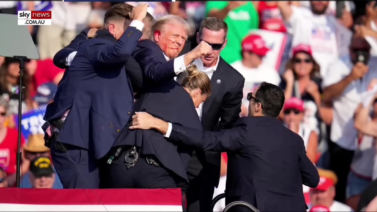 Donald Trump #donaldtrump Trending on TikTok #trump Secret Service and FBI allow this ? Butler PA