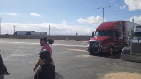 USA Convoy Honking, it has begun, share worldwide!